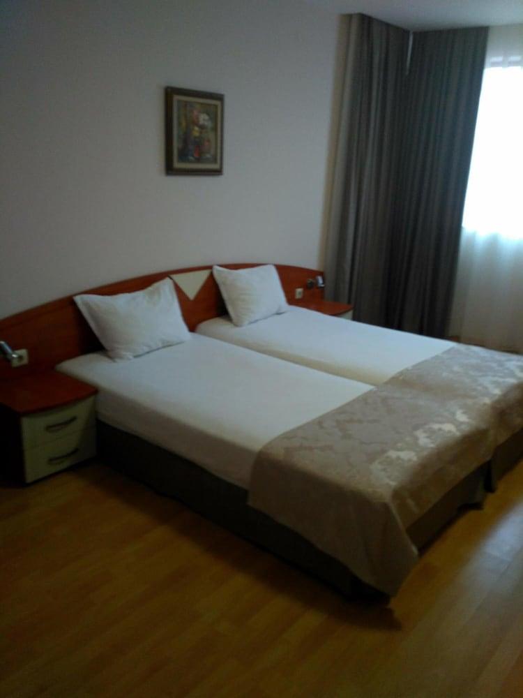 Philippopolis Hotel Plovdiv Bagian luar foto
