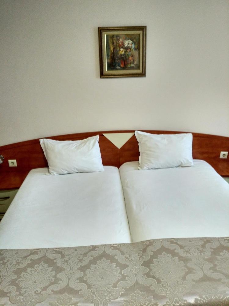 Philippopolis Hotel Plovdiv Bagian luar foto