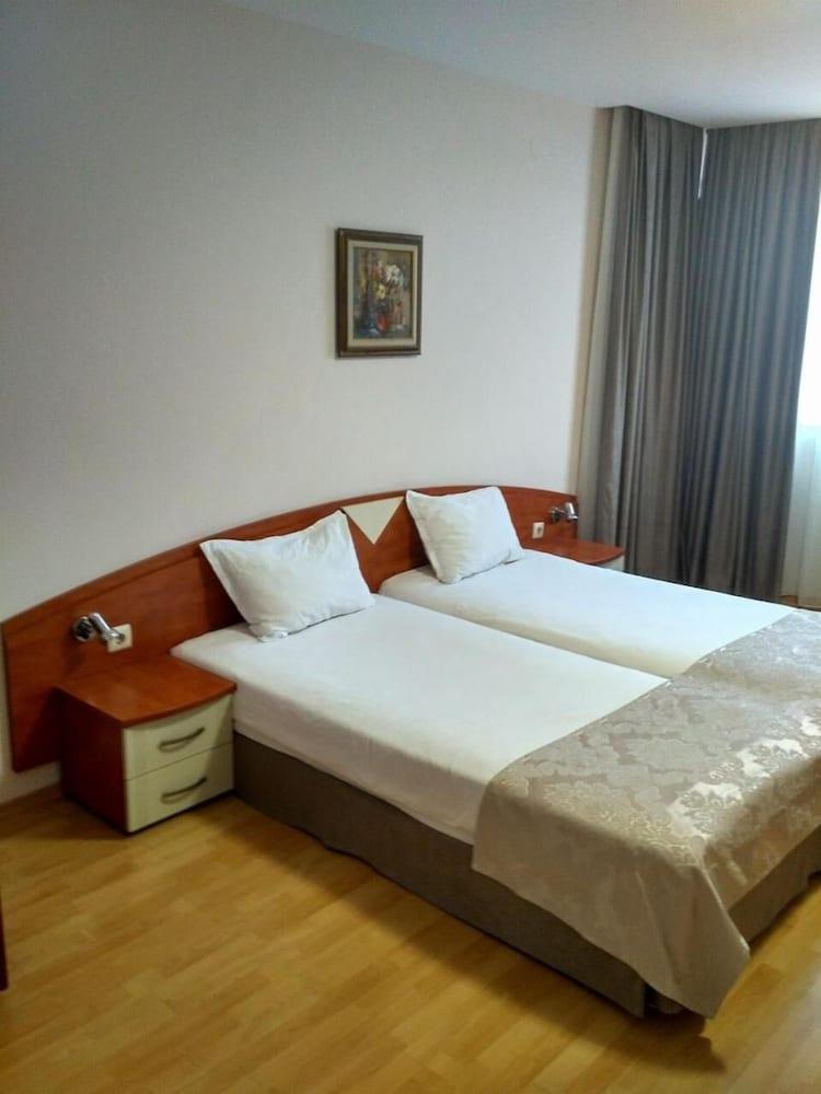 Philippopolis Hotel Plovdiv Bagian luar foto